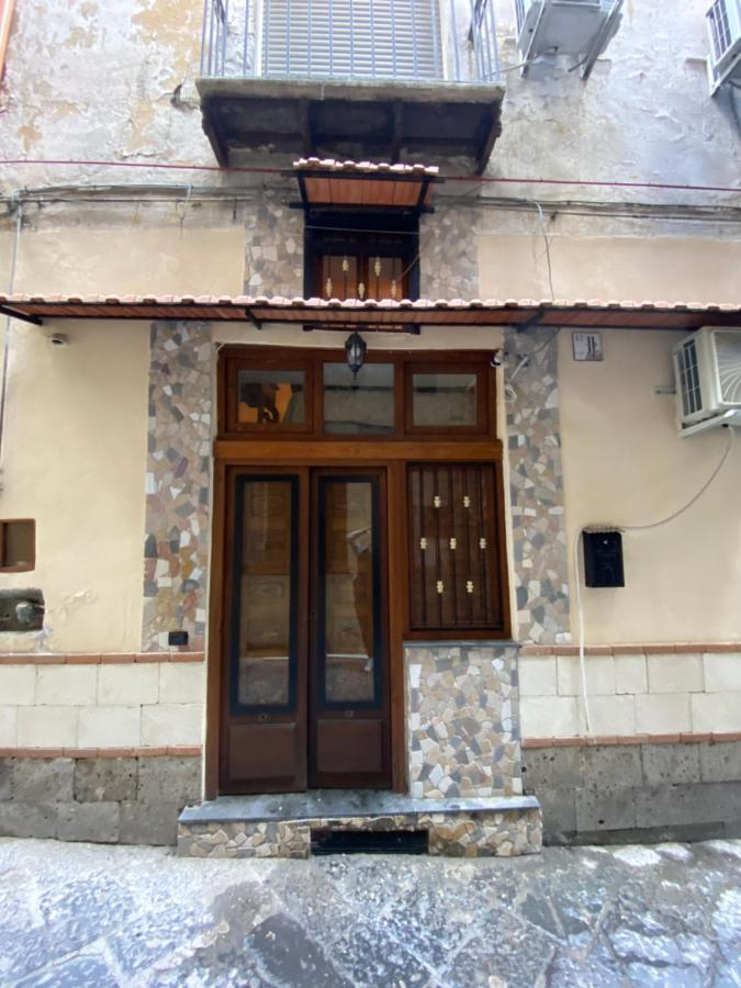 A' Pupata Appartement Napels Buitenkant foto