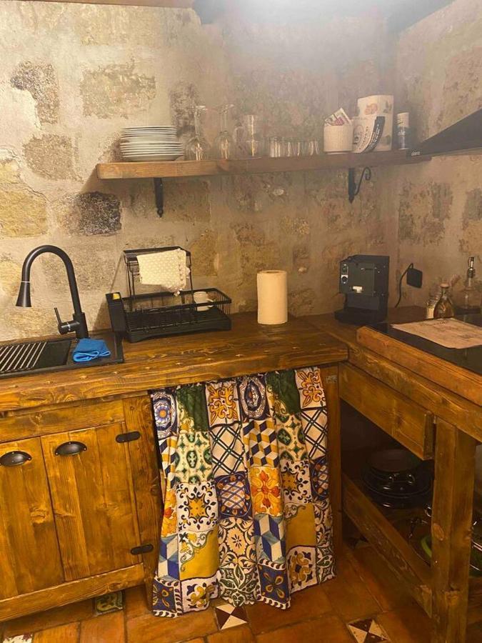 A' Pupata Appartement Napels Buitenkant foto